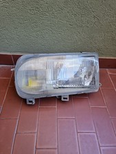 Faro anteriore sinistro usato  Trieste