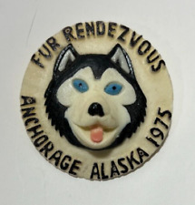 RARO 1975 Anchorage Alaska Fur Rendezvous Rondy Pin Back - ¡¡Hermoso!!! segunda mano  Embacar hacia Argentina