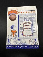 ORIGINAL DE COLECCIÓN - 1966-67 New York Knicks - NBA - Edición Especial Programa de Campistas segunda mano  Embacar hacia Argentina