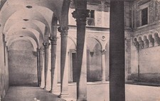 Gubbio cortile palazzo usato Gubbio cortile palazzo usato  Lugo