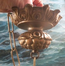 peça de dossel vintage folheada a latão Spelter coroa frisada gasto folha corrente metal comprar usado  Enviando para Brazil