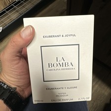 LA BOMBA EDP 80ml/2.7oz ACABADO DE LANÇAR NOVO 2025 LANÇAMENTO SNEAK PICO CH FEMME comprar usado  Enviando para Brazil