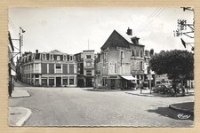 Très ancienne cp écrite 1954 - VIERZON - Du monde carrefour du Mail ! comprar usado Très ancienne cp écrite 1954 - VIERZON - Du monde carrefour du Mail ! comprar usado  Enviando para Brazil