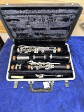 Bundy student clarinet for sale  Dillon