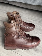 Altberg defender boots for sale  CHISLEHURST