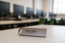 Prada chiavetta eyewear usato  Milano