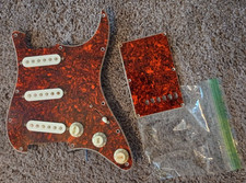 Fender Squier Stratocaster SE PICKGUARD CARREGADO E PLACA TRASEIRA CORRESPONDENTE + PARAFUSOS comprar usado  Enviando para Brazil