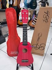 Ukulele soprano rosso usato  Frattamaggiore