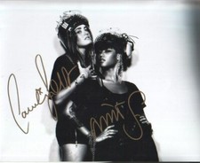 Icona pop autographed d'occasion  Expédié en Belgium