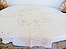 Nappe ronde broderies d'occasion Nappe ronde broderies d'occasion  Saint-Pierre-d'Oléron