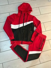 Tuta nike acetata usato Tuta nike acetata usato  Napoli