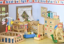 Muebles de vivero Sylvanian. Cuna bebé corralito trona caballo Calico Critters segunda mano  Embacar hacia Mexico