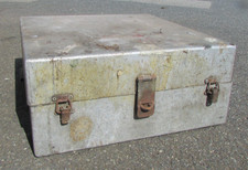 Metal carry case for sale  PENRYN