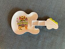 HARD ROCK Café ROXTARS Guitarra em forma de crianças Jantar Lanche Prato Crianças Melamina comprar usado  Enviando para Brazil