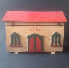 Antique toy schoolhouse d'occasion  Expédié en Belgium