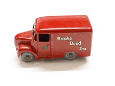 Matchbox Lesney, MB47A1 1 Ton Trojan van, red body, several tiny chips, metal w. comprar usado  Enviando para Brazil