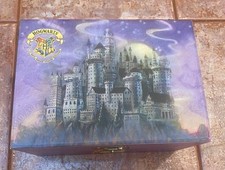 RARO Harry Potter Clássico 2003 Hogwarts Wind Up Caixa de Música ou Caixa de Joias comprar usado  Enviando para Brazil