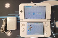 Nintendo New 3DS XL Rosa/Branco | Carregador + Cartão SD 128GB | Região Livre | comprar usado Nintendo New 3DS XL Rosa/Branco | Carregador + Cartão SD 128GB | Região Livre | comprar usado  Enviando para Brazil