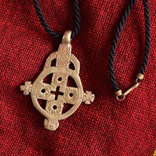 Collier pendentif croix d'occasion  Expédié en France