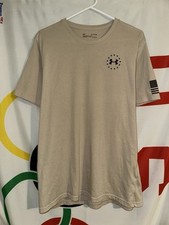 Camiseta Under Armour masculina XL liberdade militar bandeira dos EUA bege comprar usado  Enviando para Brazil