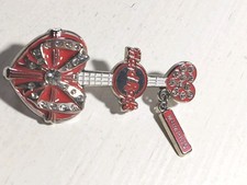 Broche Hard Rock Cafe Memphis 3D corações com guitarra Bling LE acabamento prata comprar usado  Enviando para Brazil