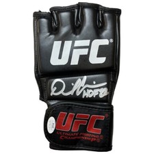 Luva assinada com inscrição Daniel Cormier UFC JSA CERTIFICADO DE AUTENTICIDADE comprar usado  Enviando para Brazil