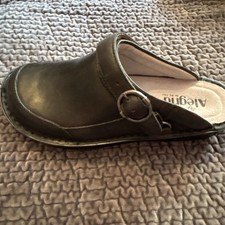 Alegria seville women for sale  Yatesville