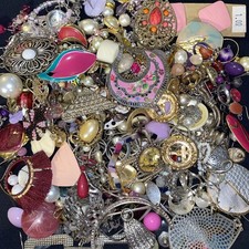 Junk jewelry lot for sale  Salem