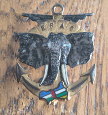 Insigne militaire eléments d'occasion  Saint-Pierre-d'Oléron