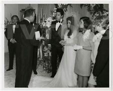 Brillante Foto Vintage ORIGINAL 8x10 ELVIS PRESLEY Boda en Ceremonia Priscilla segunda mano  Embacar hacia Argentina