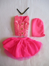 Barbie 12639 tenue d'occasion Barbie 12639 tenue d'occasion  Champcueil