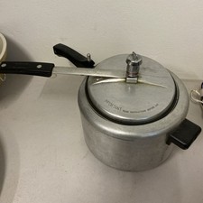 Panela de pressão HAWKINS modelo clássico 1,5 litros alumínio  comprar usado Panela de pressão HAWKINS modelo clássico 1,5 litros alumínio  comprar usado  Enviando para Brazil