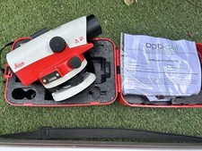 Leica geosystems na730 for sale  CARSHALTON