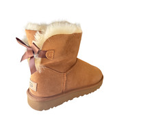 Ugg women mini d'occasion  Expédié en Belgium