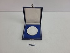 Ddr porzellan medaille gebraucht kaufen Ddr porzellan medaille gebraucht kaufen  Burgstädt