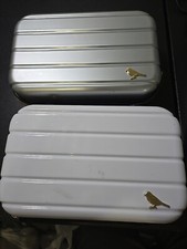 Lote de 2 Bolso Bandolera Estuche Rígido Cernícalo Plateado y Blanco con Correa de 27" segunda mano  Embacar hacia Mexico
