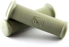 Coppia manopole grigie usato Coppia manopole grigie usato  Pagani