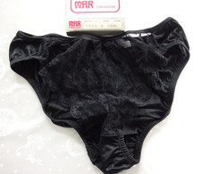 Culotte satin dentelle d'occasion Culotte satin dentelle d'occasion  Paimbœuf