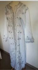 Joli caftan blanc d'occasion  Montfermeil