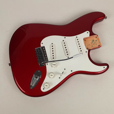2005 metallic red d'occasion  Expédié en Belgium