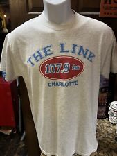Camiseta The Link 107.9 FM Charlotte North Carolina estação de rádio cinza média comprar usado  Enviando para Brazil