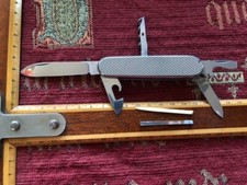 Couteau victorinox titane d'occasion  Paris X