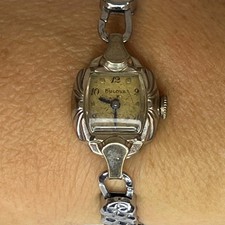 Usado, RELÓGIO FEMININO VINTAGE TODO ORIGINAL BULOVA PULSEIRA ELÁSTICA Nota de Leia* Y137B comprar usado  Enviando para Brazil