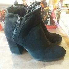 Stivaletti bershka camoscio usato  Matera