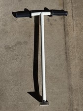 Antigo conversor de skate branco metal barra de alça T em scooter com alças de borracha comprar usado Antigo conversor de skate branco metal barra de alça T em scooter com alças de borracha comprar usado  Enviando para Brazil