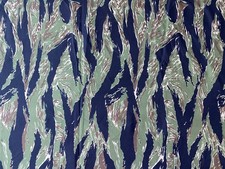 PRODUTOS LISTRA DE TIGRE~Tecido grande com estampa de camuflagem~MISTURA DE ALGODÃO~MILITAR~, usado comprar usado PRODUTOS LISTRA DE TIGRE~Tecido grande com estampa de camuflagem~MISTURA DE ALGODÃO~MILITAR~, usado comprar usado  Enviando para Brazil