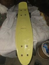 Skate retrô 22,5" ~ por Chicago ~ Cor: Amarelo neon ~ Em ótimo estado comprar usado  Enviando para Brazil