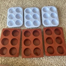 Usado, Conjunto de seis moldes: três moldes de bomba de chocolate e três moldes de doces/biscoitos comprar usado  Enviando para Brazil