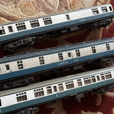 Model train coaches for sale  WARRINGTON