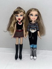 Bratz Twiins Valentina and Oriana Twins 3. edycja 2001 Stroje i akcesoria na sprzedaż Bratz Twiins Valentina and Oriana Twins 3. edycja 2001 Stroje i akcesoria na sprzedaż  Wysyłka do Poland
